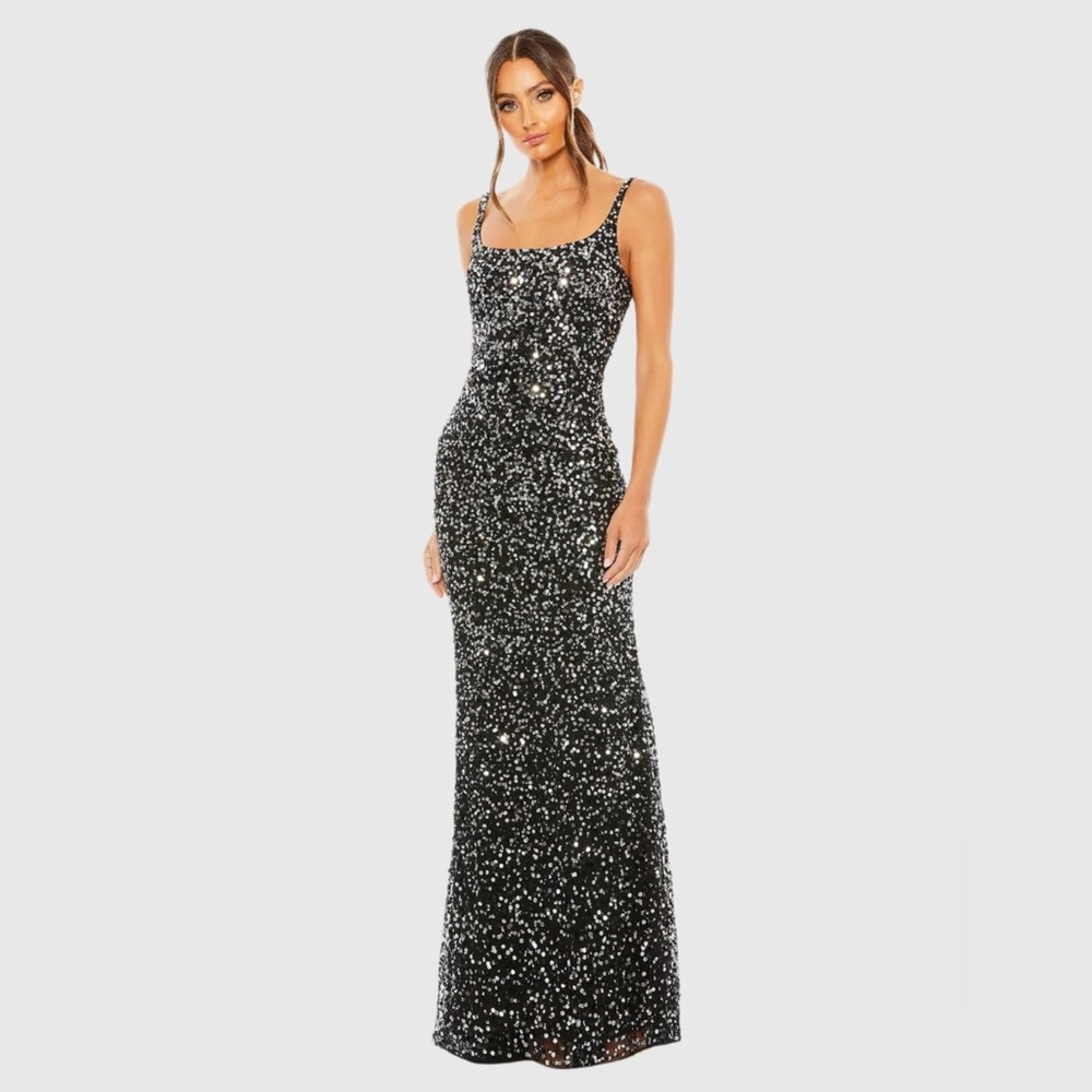 MAC DUGGAL
Sequined Low Back Slip Gown new size 4 black &Silver